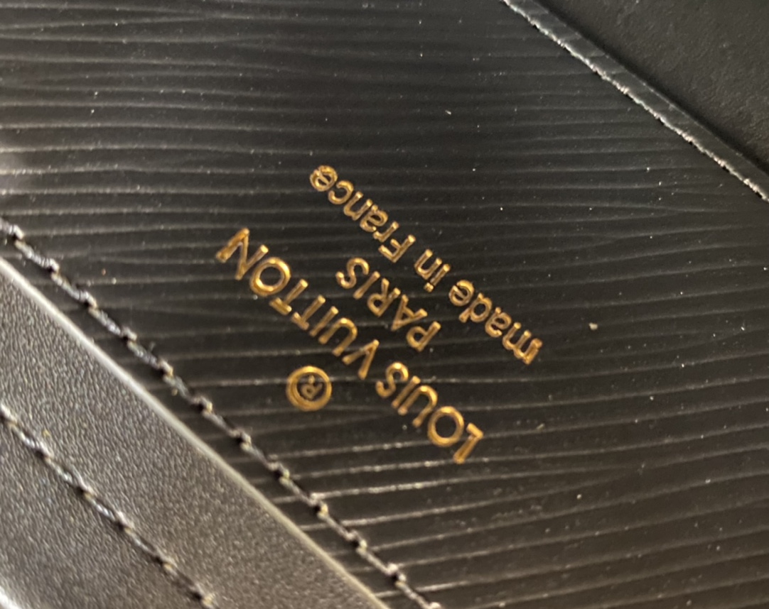 l**is V*t*n twist mm black m20680