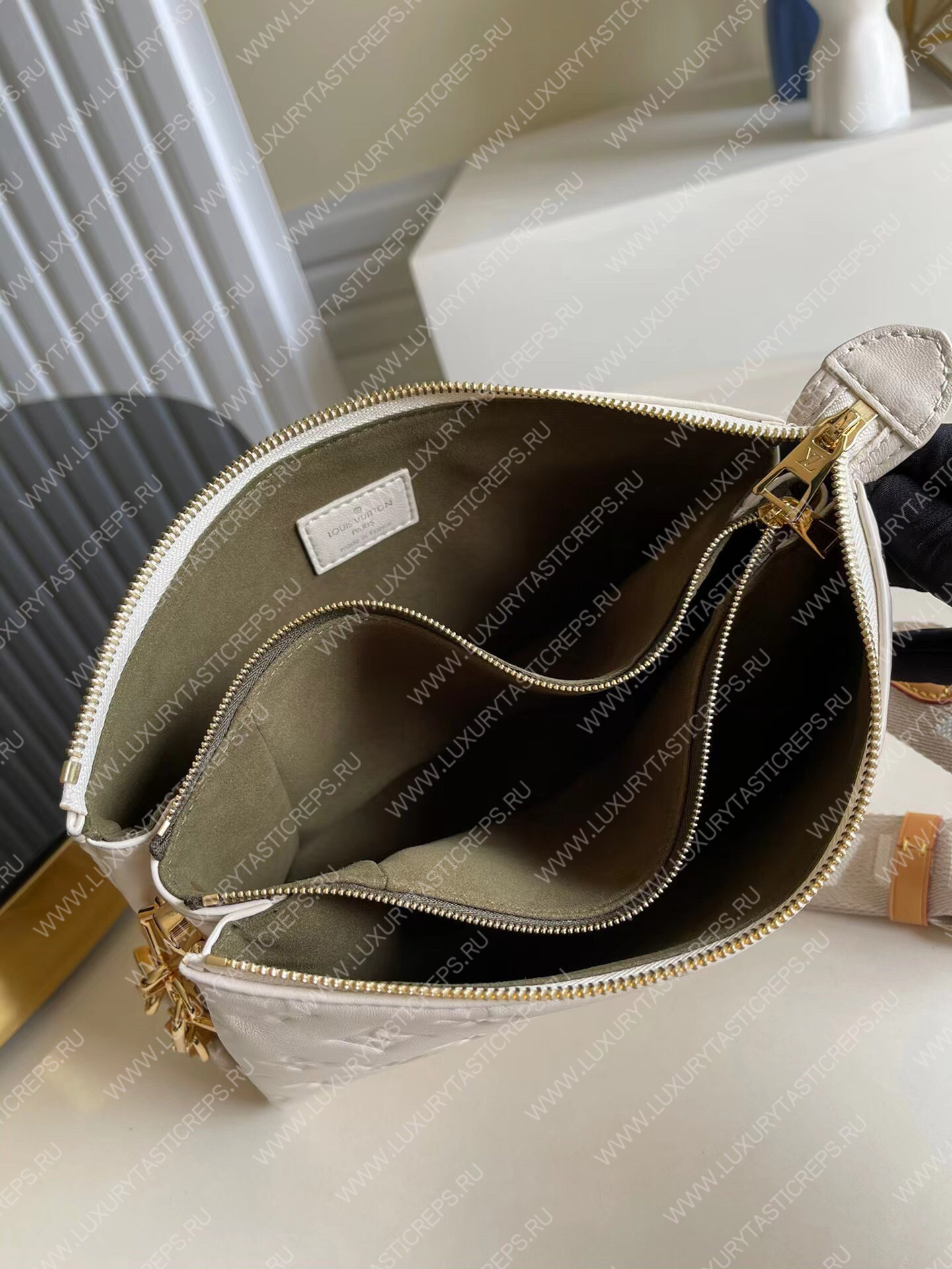 l**is V*t*n coussin pm offwhite m57793