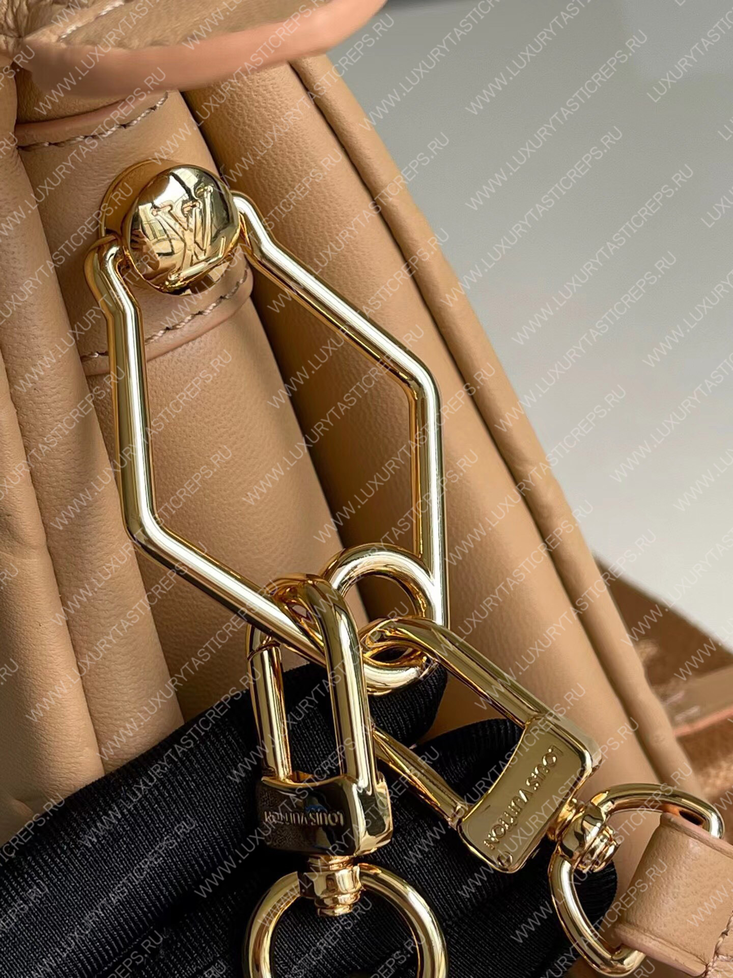 l**is V*t*n coussin pm coffee m57793