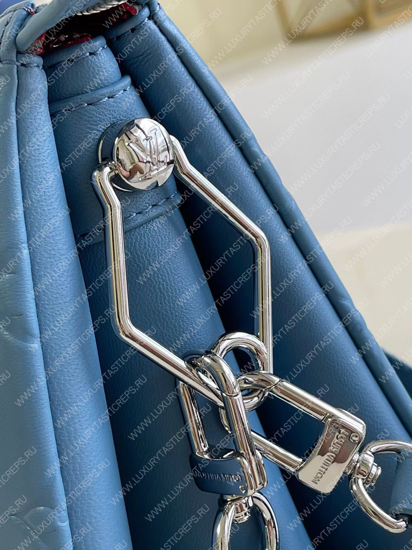 l**is V*t*n coussin pm blue m57793