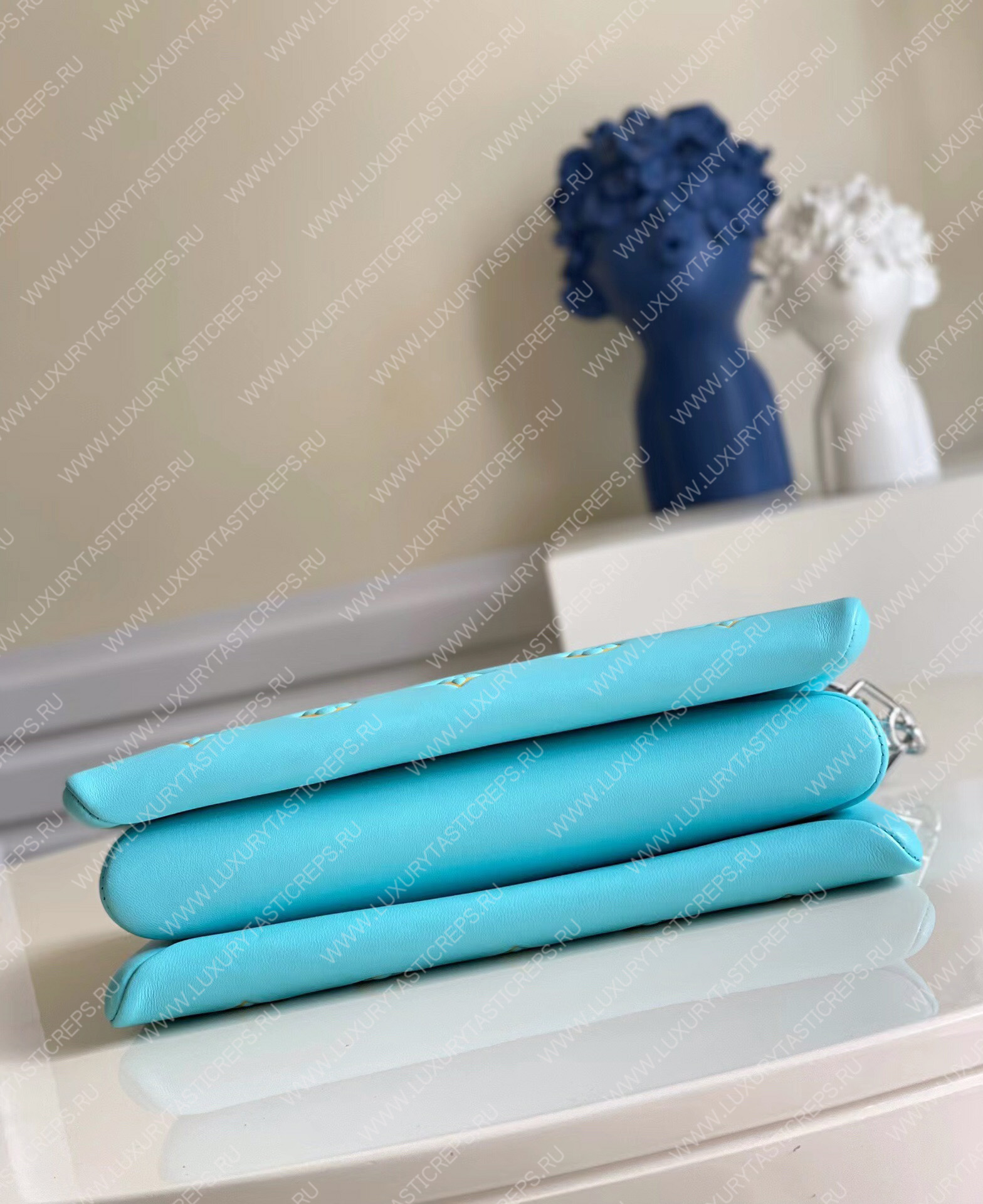 l**is V*t*n coussin pm turquise m57793