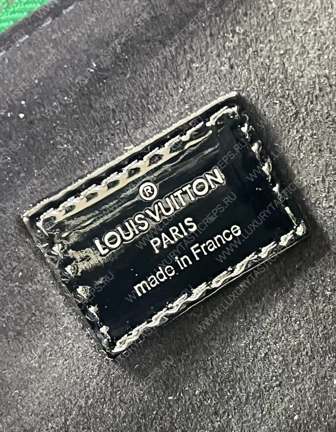 l**is V*t*n coussin pm green m57793