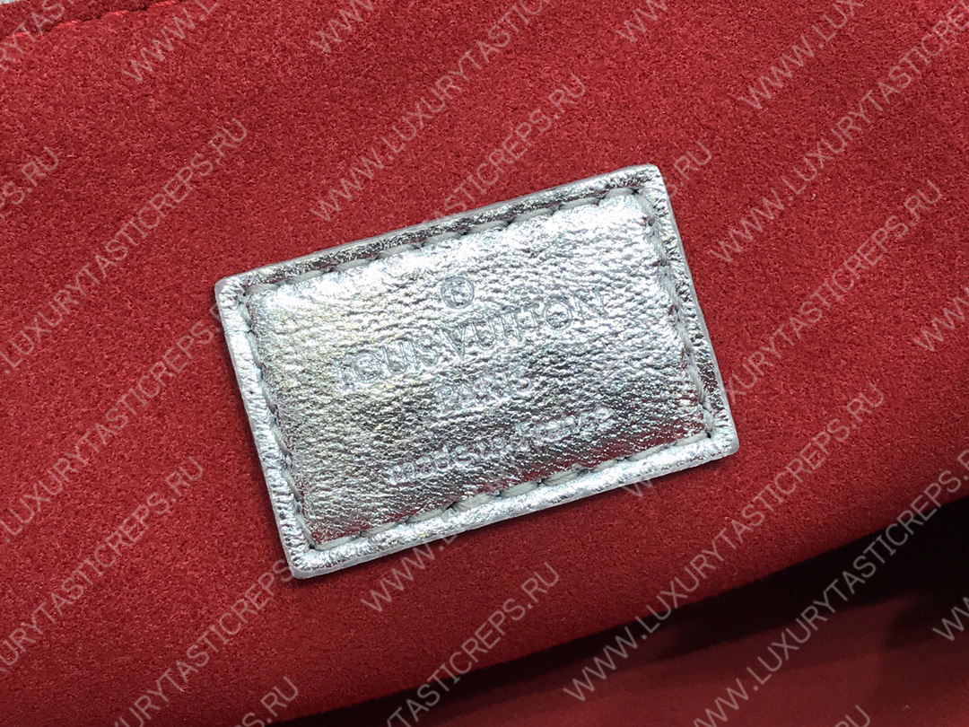 l**is V*t*n coussin pm silver m57793