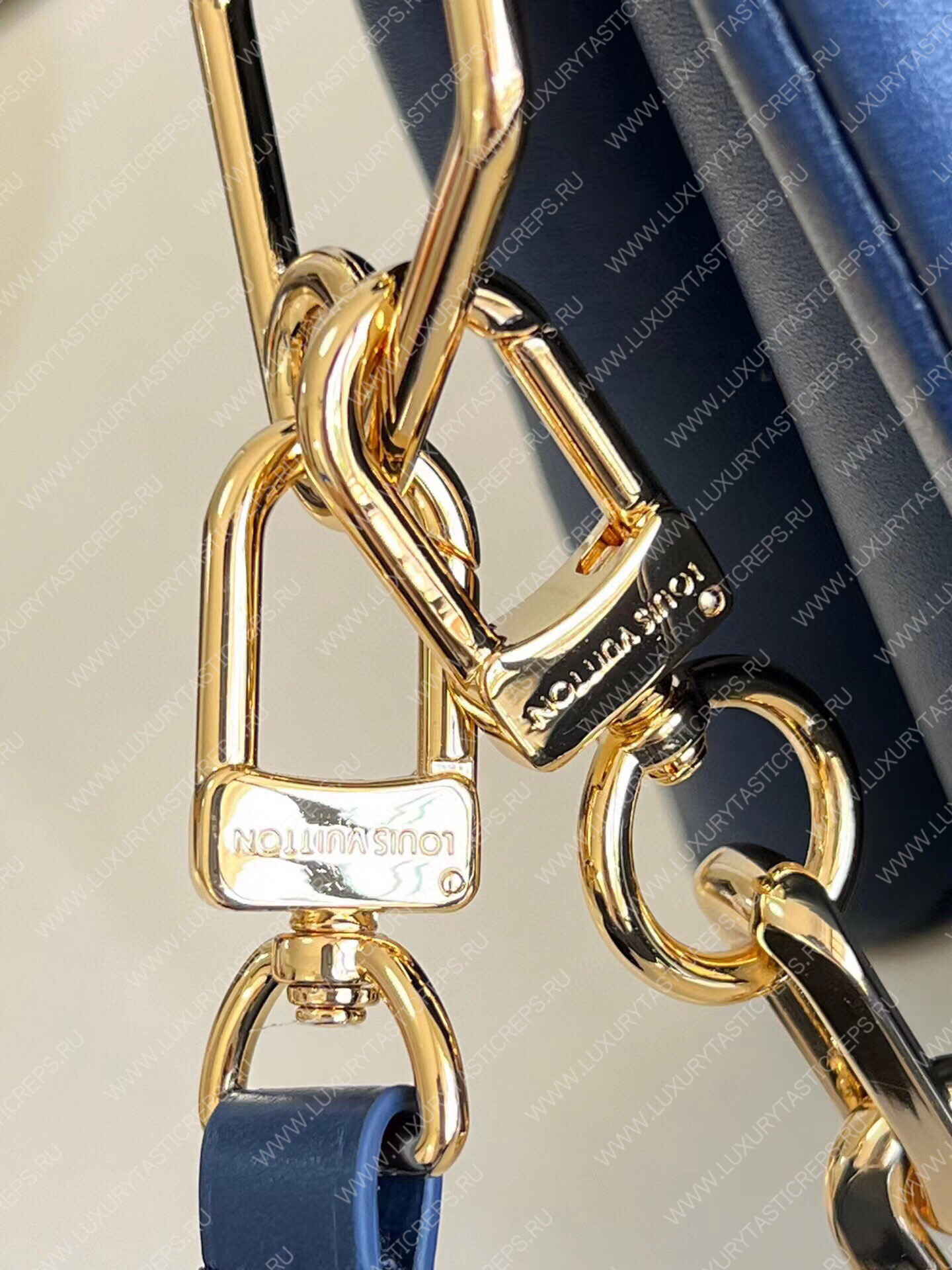 l**is V*t*n coussin pm navy blue m57793