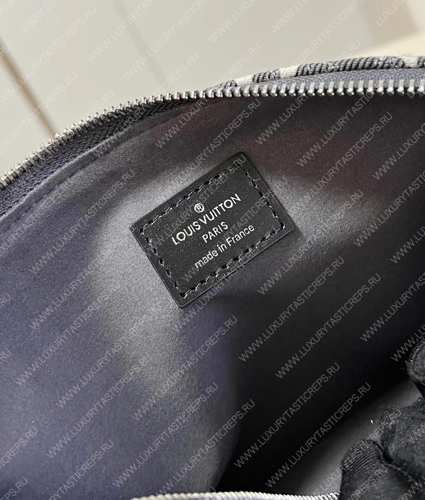 l**is V*t*n coussin pm grey m57793