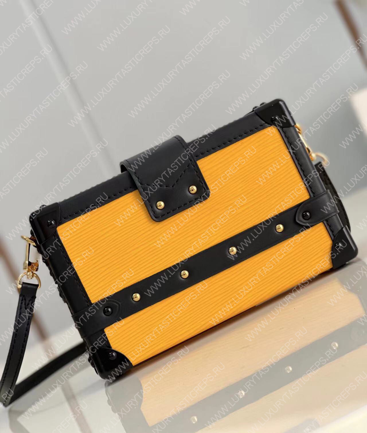 l**is V*t*n petite malle yellow m59179