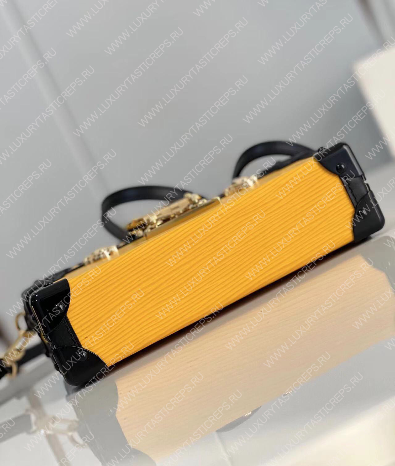 l**is V*t*n petite malle yellow m59179