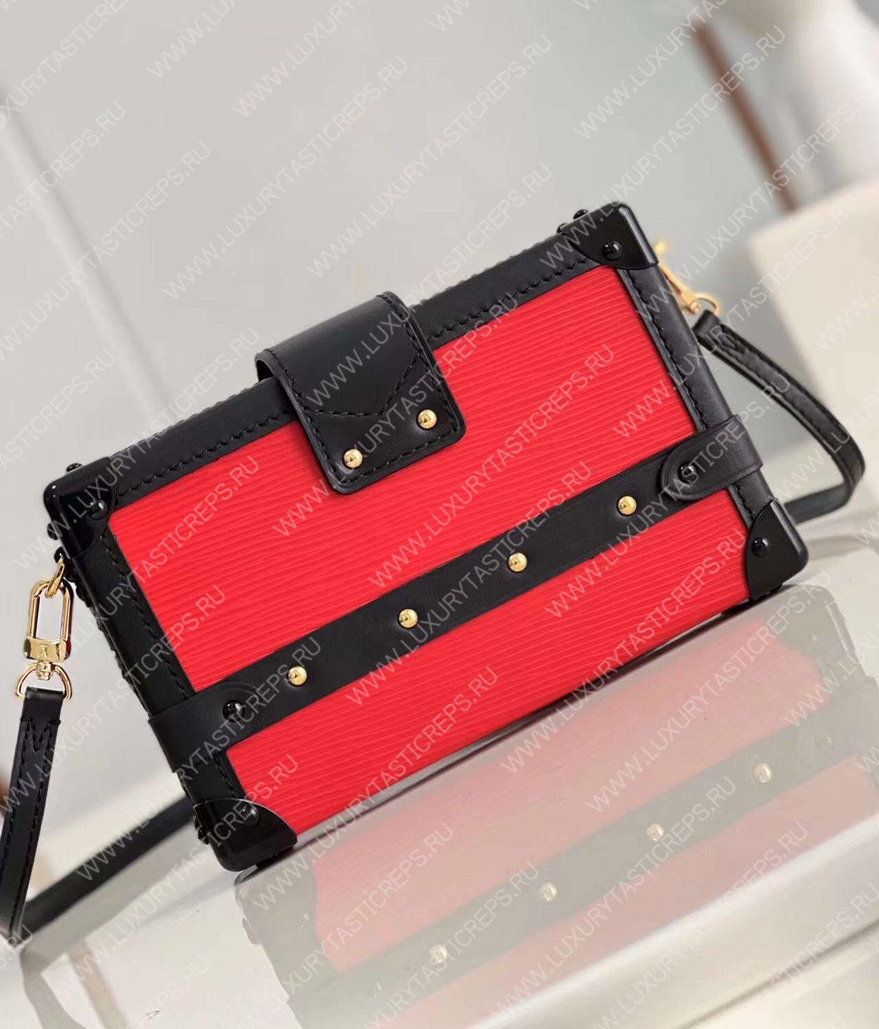 l**is V*t*n petite malle red m59179