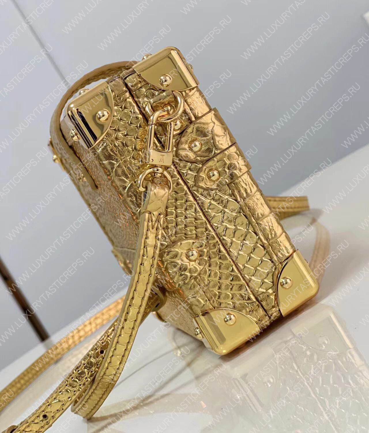 l**is V*t*n petite malle nicolas ghesquière gold m44919