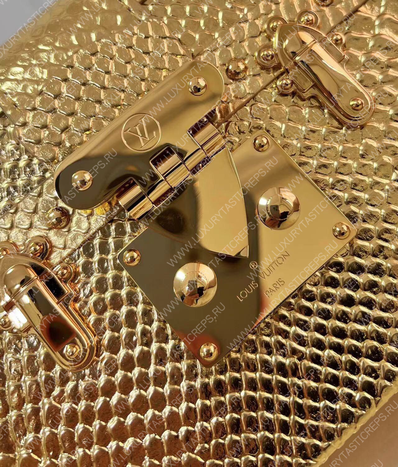 l**is V*t*n petite malle nicolas ghesquière gold m44919