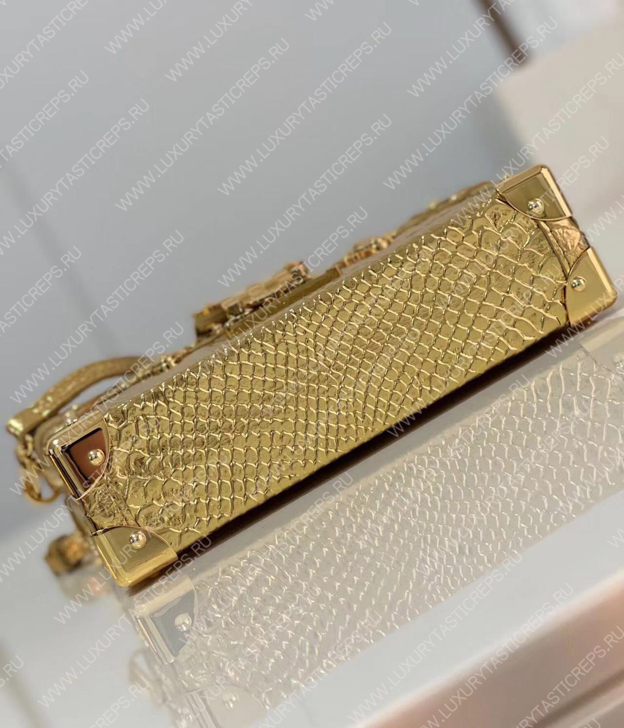 l**is V*t*n petite malle nicolas ghesquière gold m44919