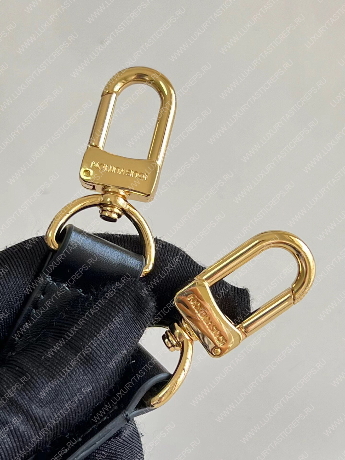 l**is V*t*n speedy bandouliÈre 25 black m20852