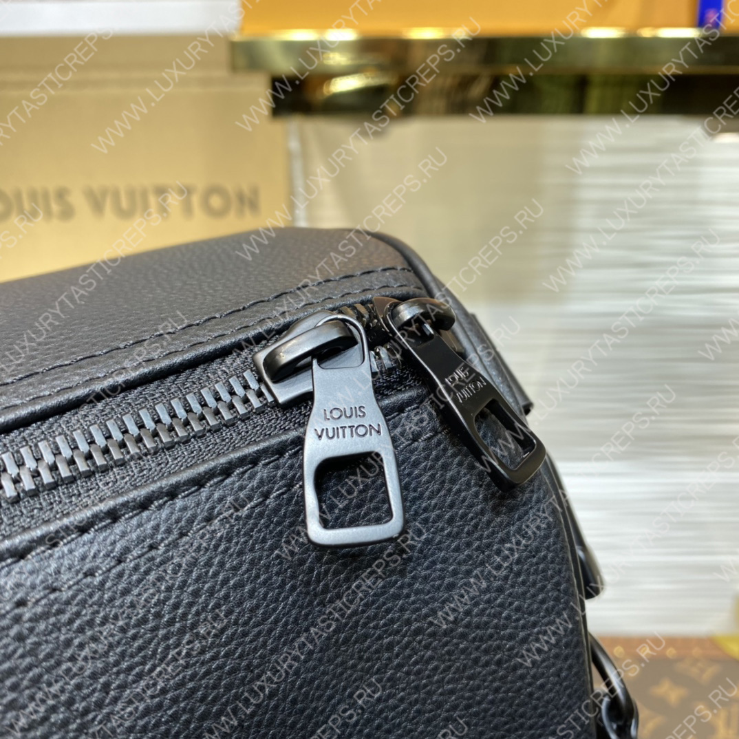 l**is V*t*n keepall bandouliÈre 40 black m57088