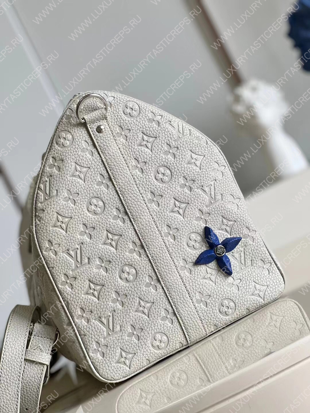 l**is V*t*n keepall 50 white m20901