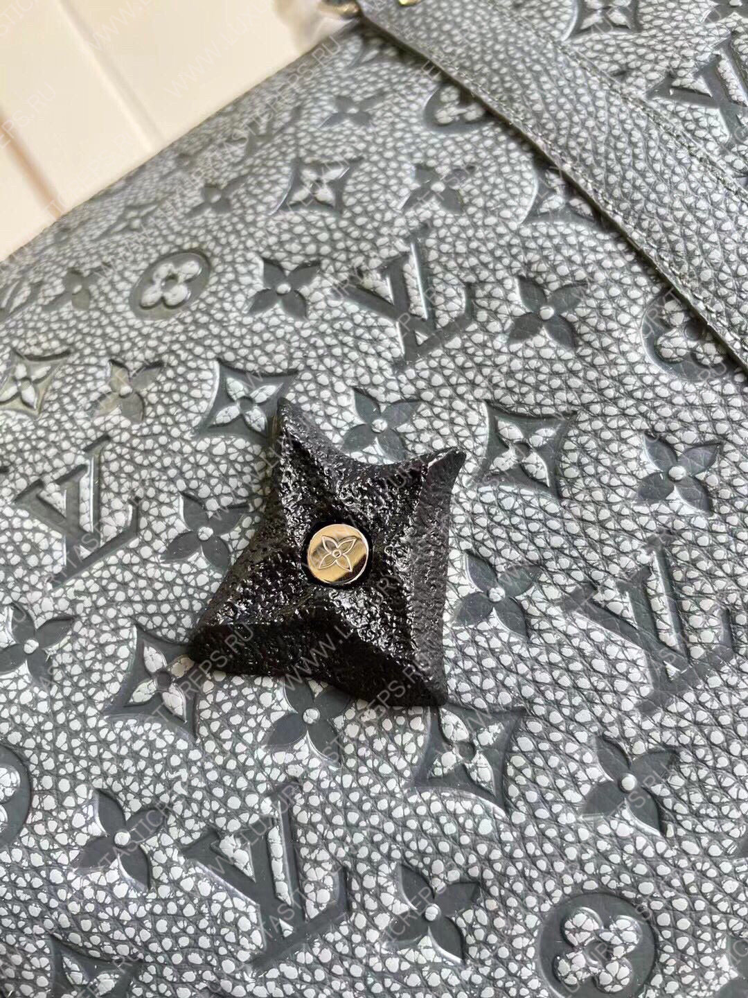 l**is V*t*n keepall bandouliÈre 50 denim black m21375