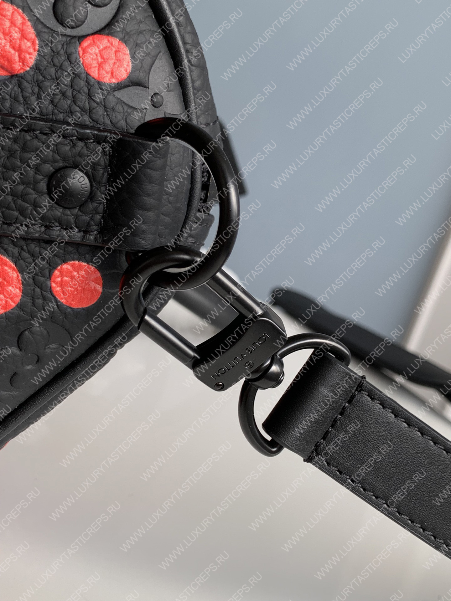 l**is V*t*n lv x yk keepall 50 black/red m21674