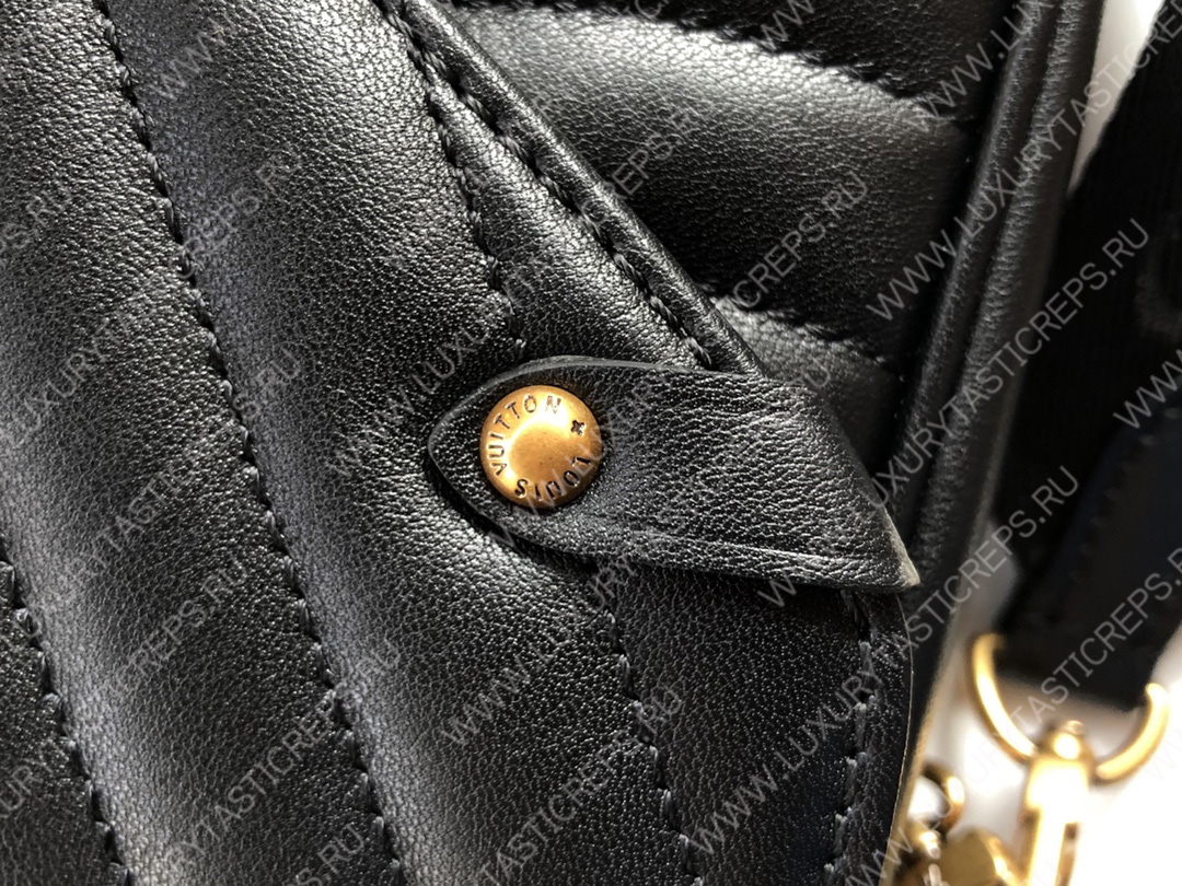 l**is V*t*n new wave multi-pochette black m56461