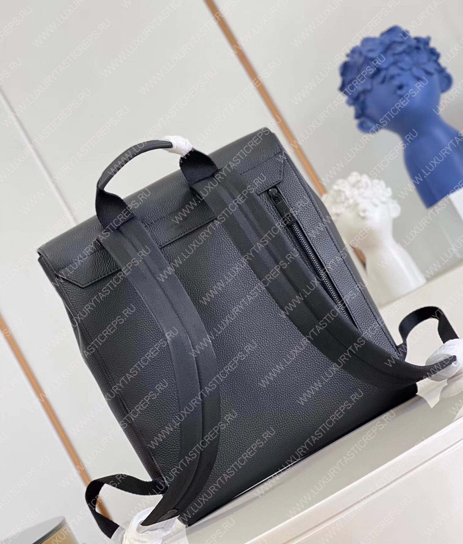 l**is V*t*n fastline backpack black m21367