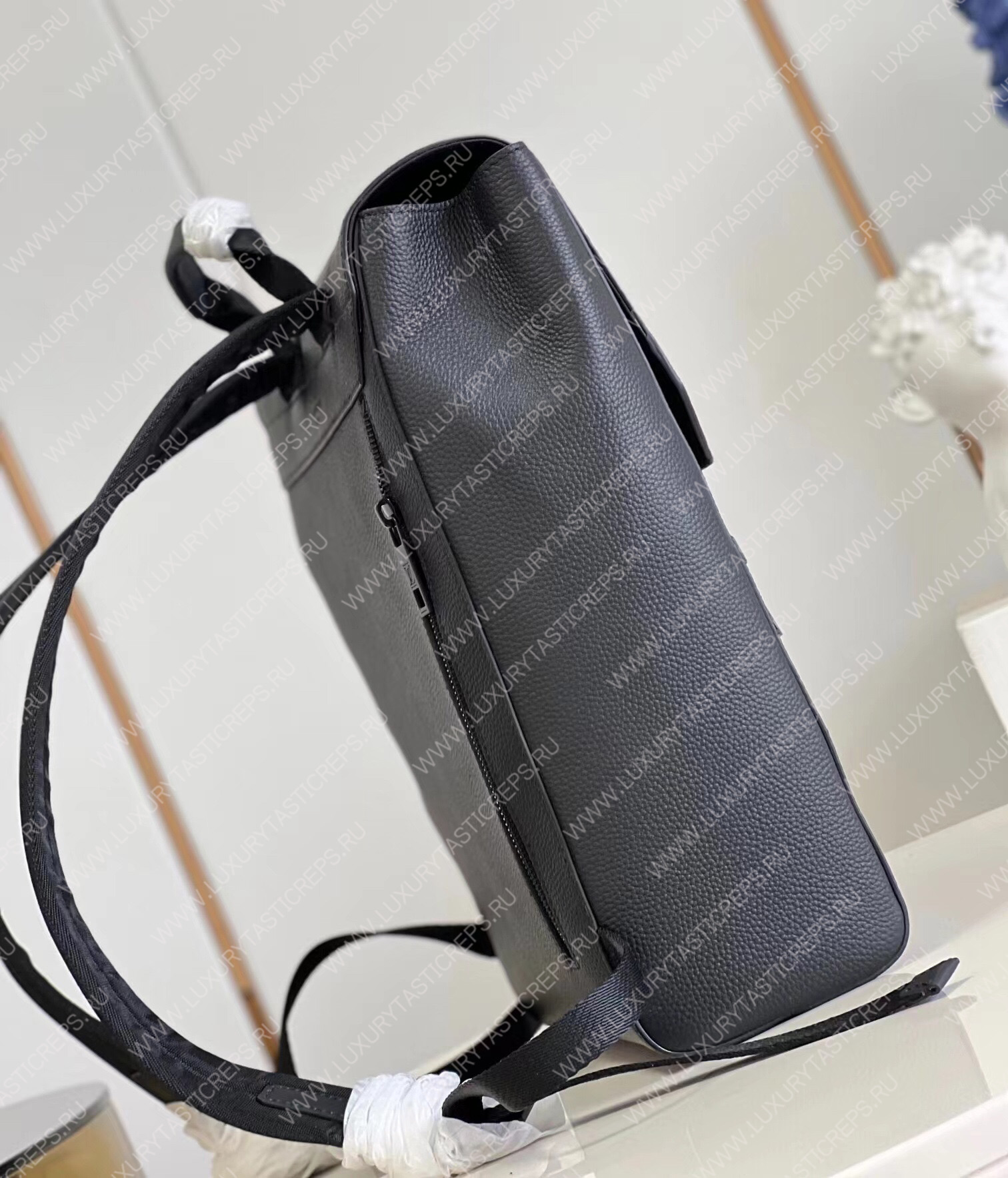 l**is V*t*n fastline backpack black m21367