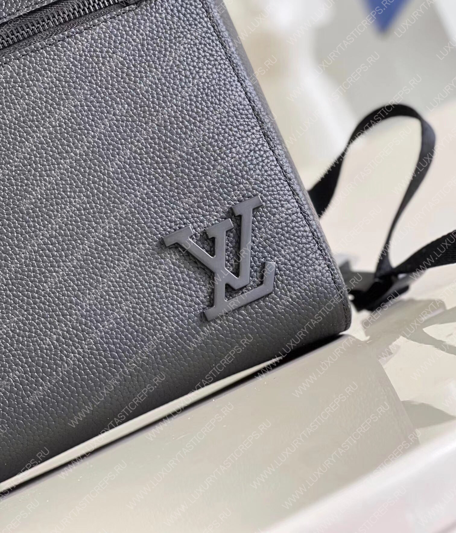 l**is V*t*n fastline backpack black m21367