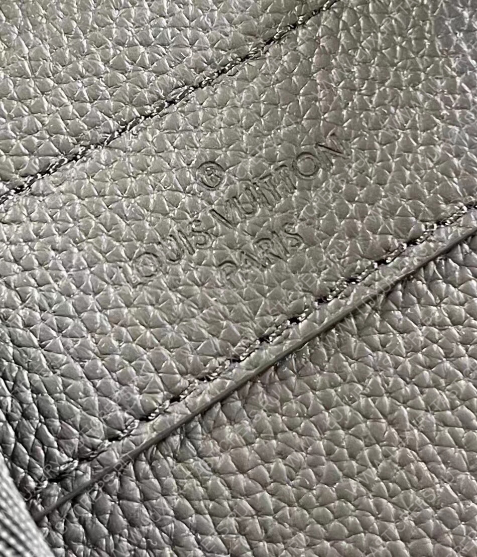 l**is V*t*n fastline backpack black m21367