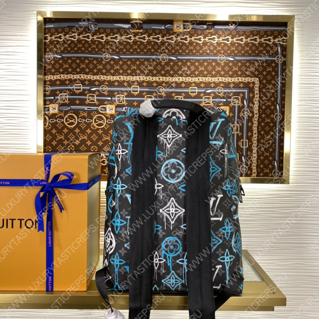 l**is V*t*n discovery backpack graffiti green m21395