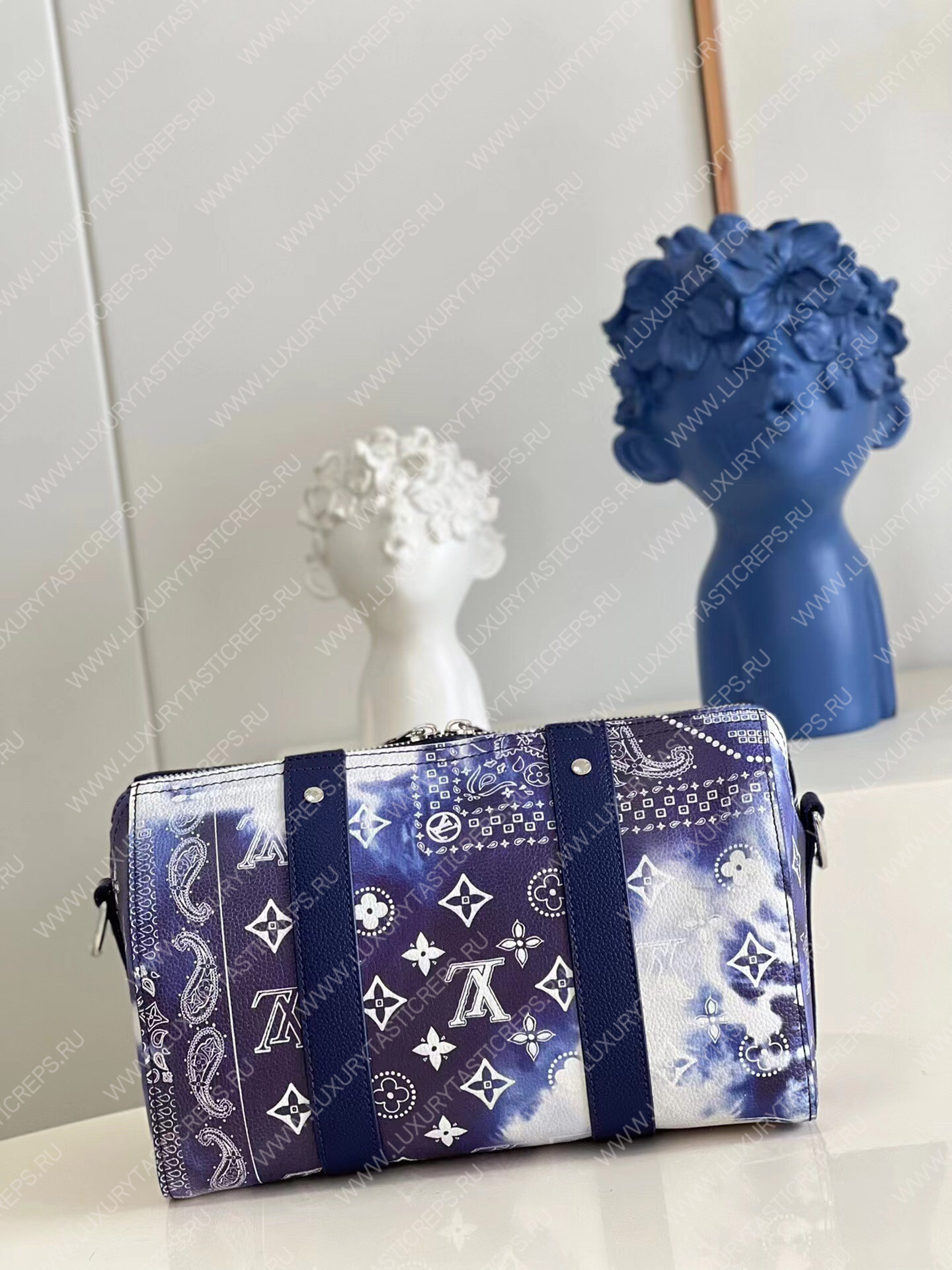 l**is V*t*n city keepall blue m20555