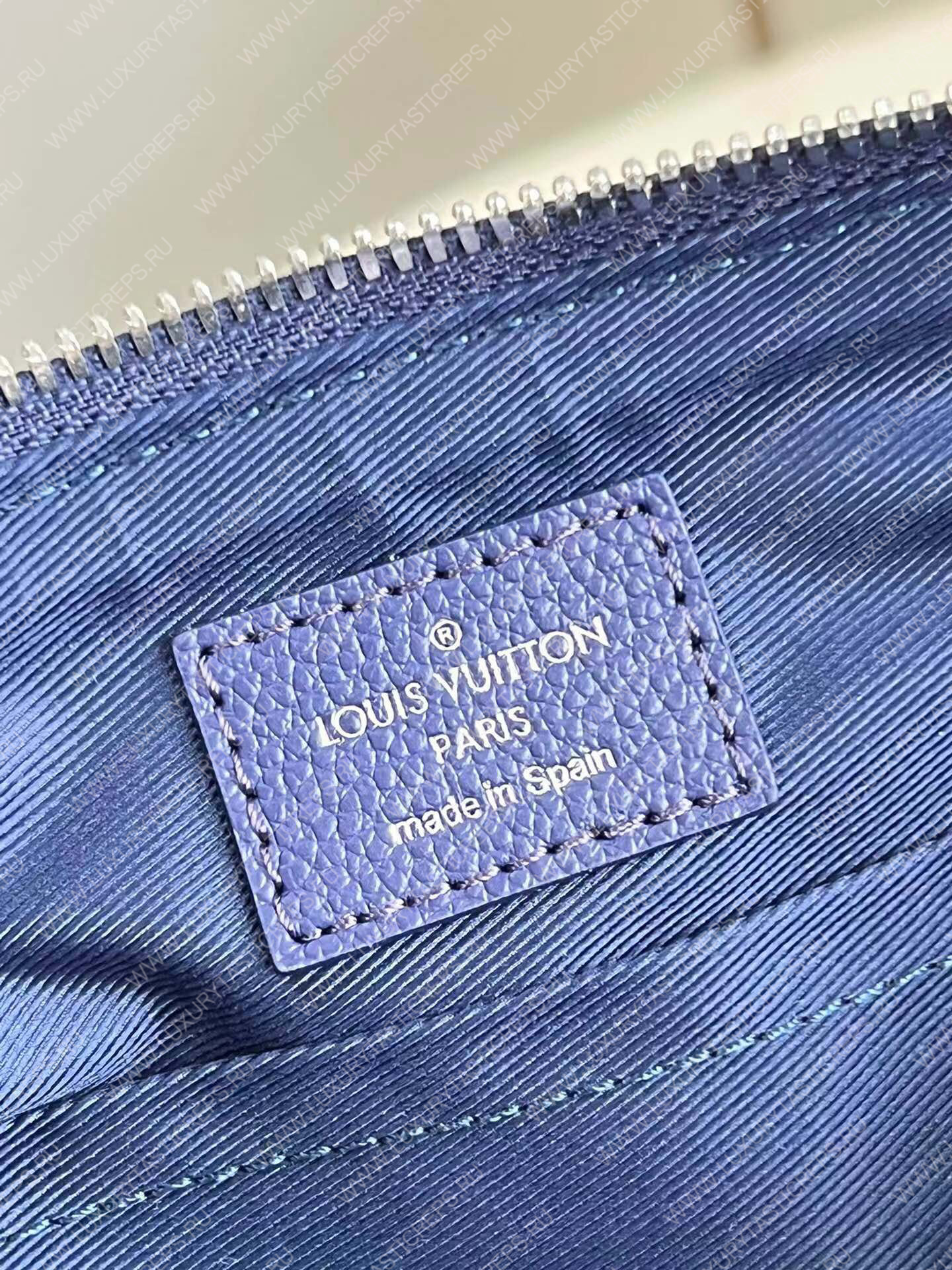 l**is V*t*n city keepall blue m20555