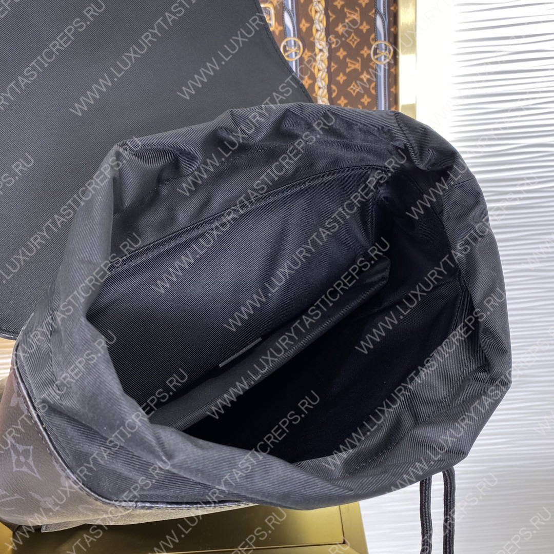 l**is V*t*n saumur backpack black m45913