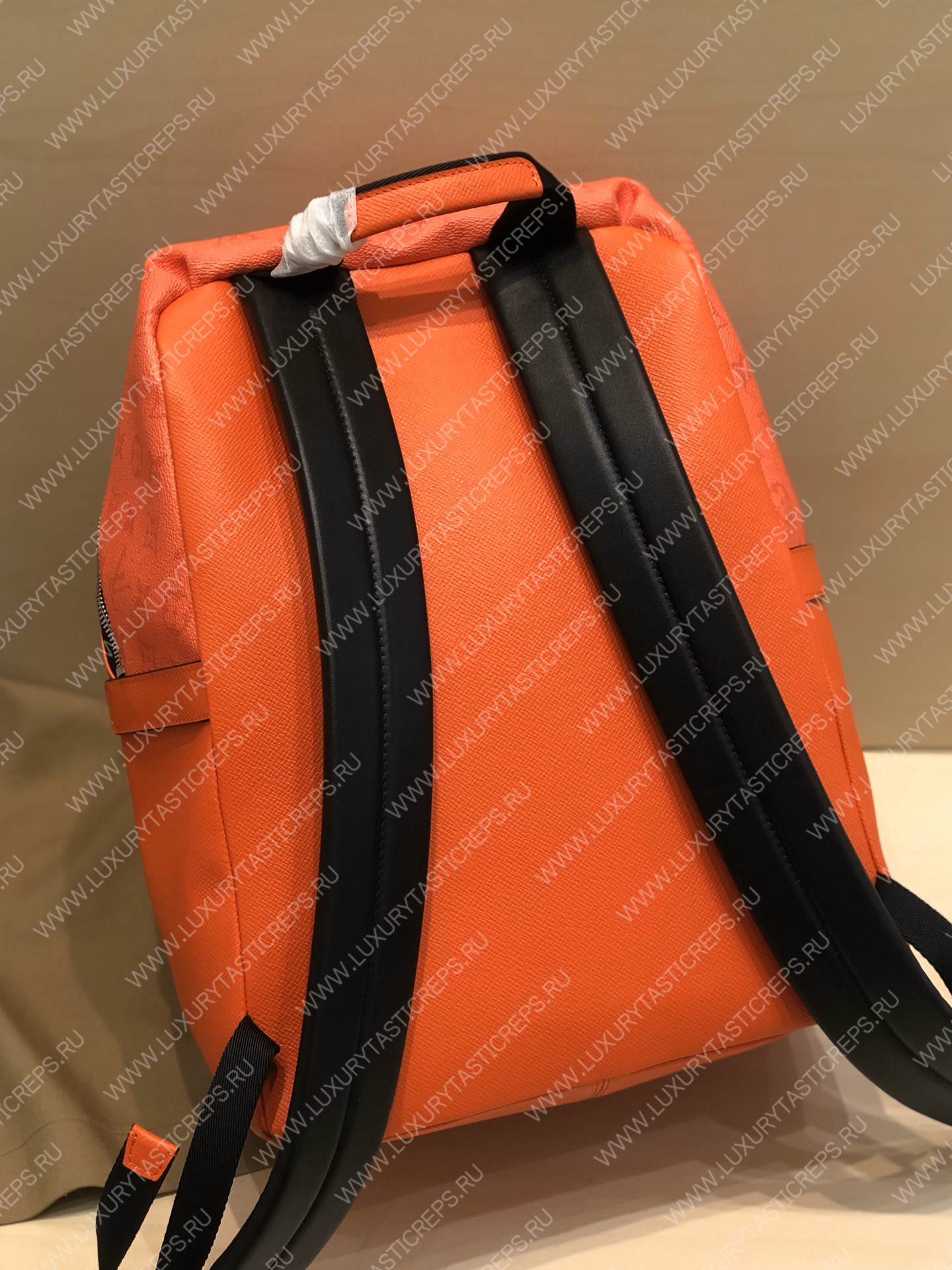 l**is V*t*n discovery backpack pm orange m30230