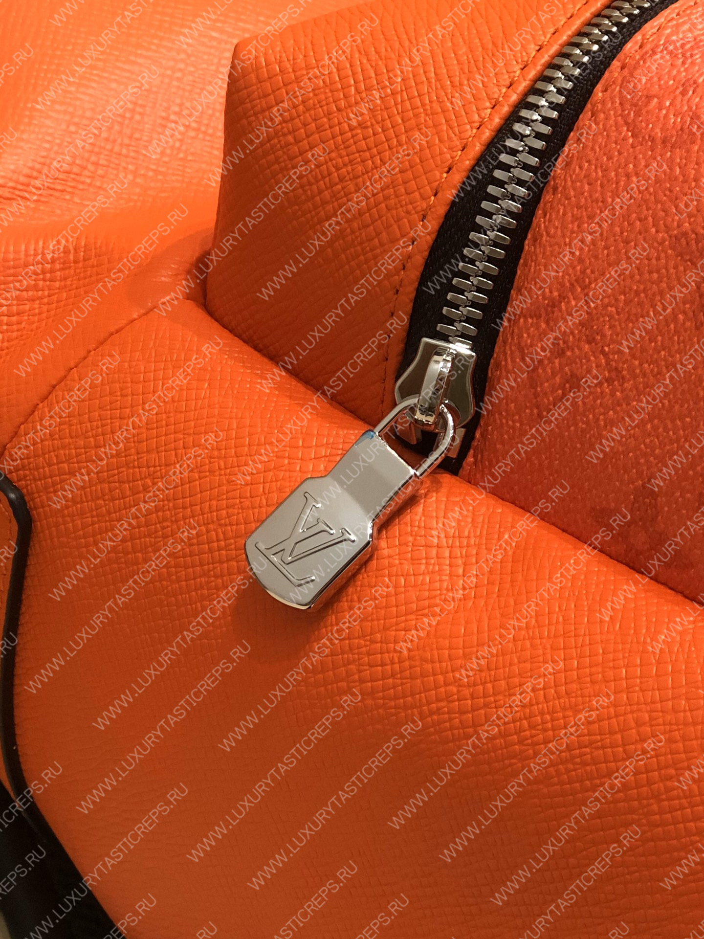 l**is V*t*n discovery backpack pm orange m30230