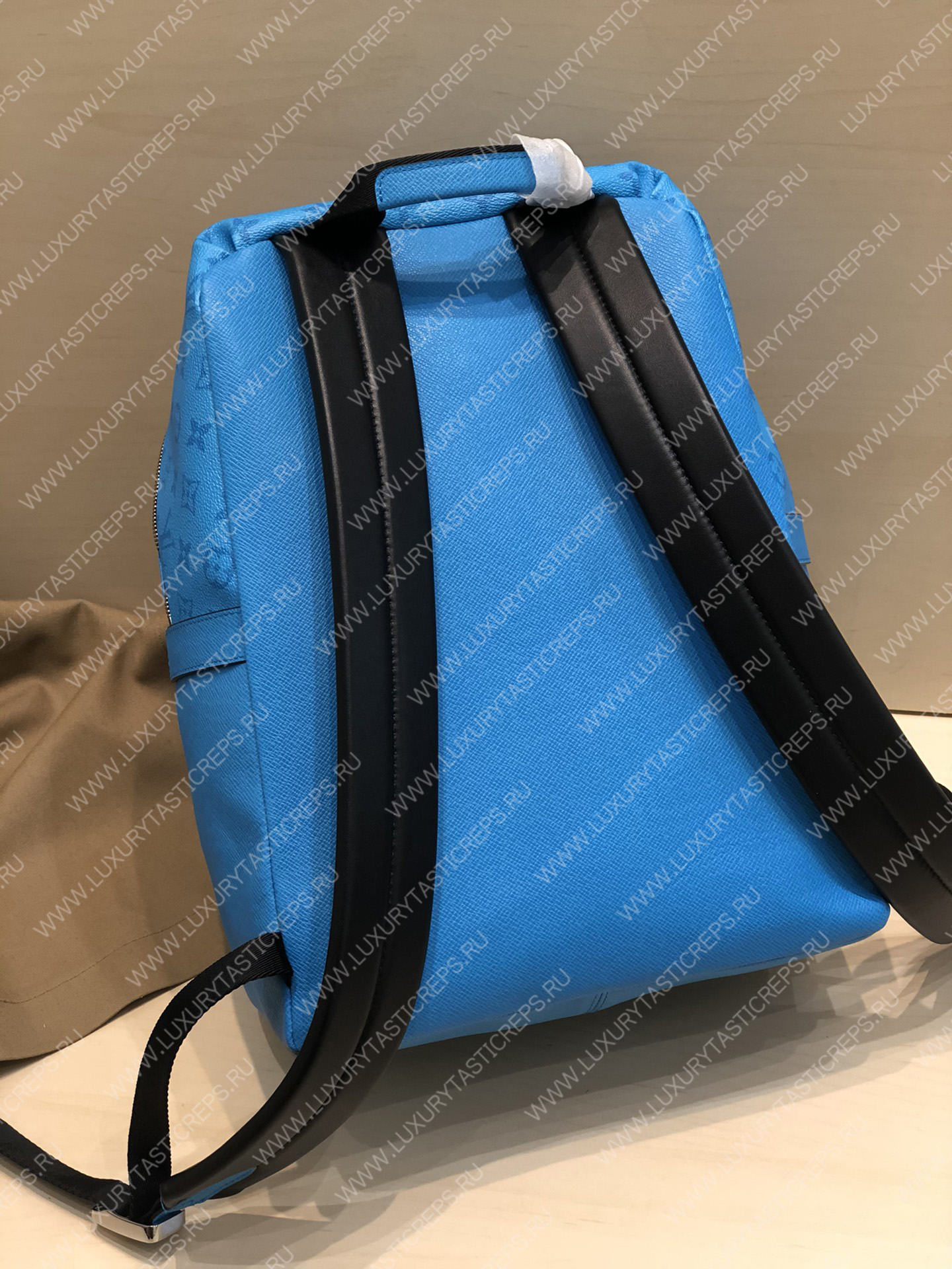 l**is V*t*n discovery backpack pm blue m30230
