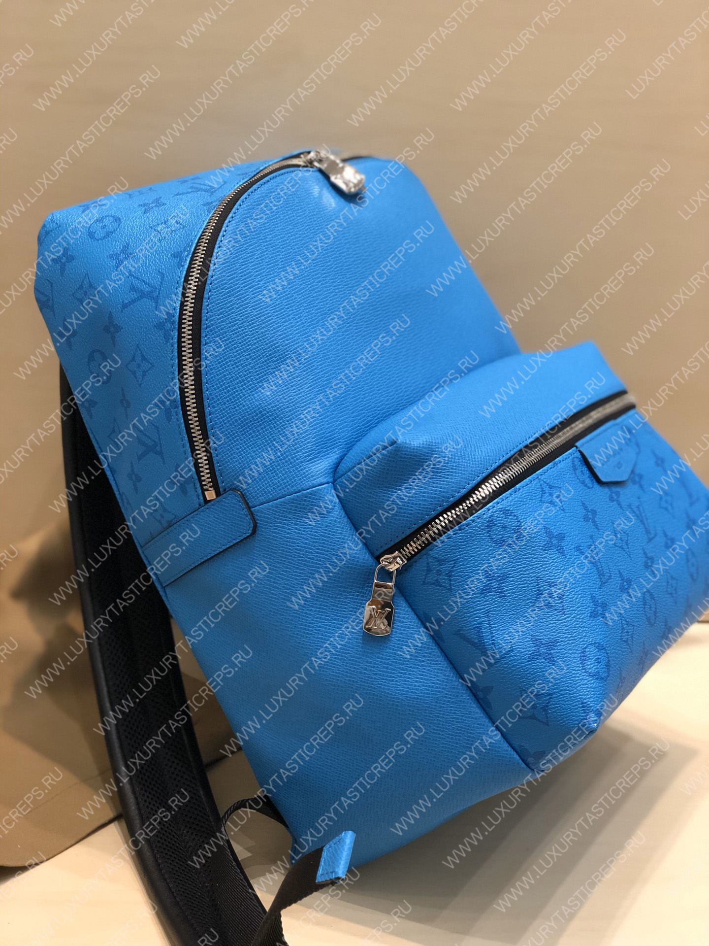 l**is V*t*n discovery backpack pm blue m30230