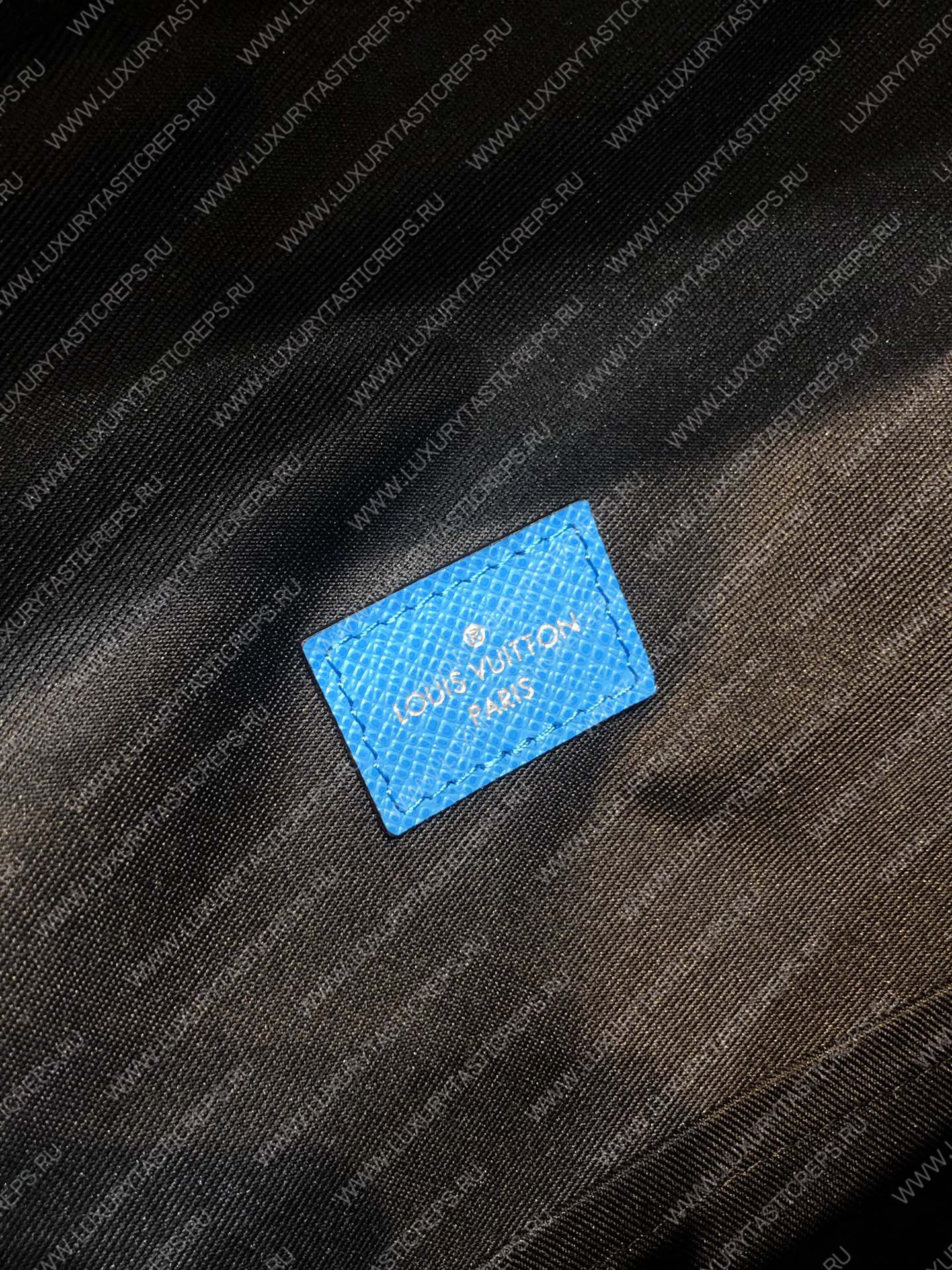 l**is V*t*n discovery backpack pm blue m30230