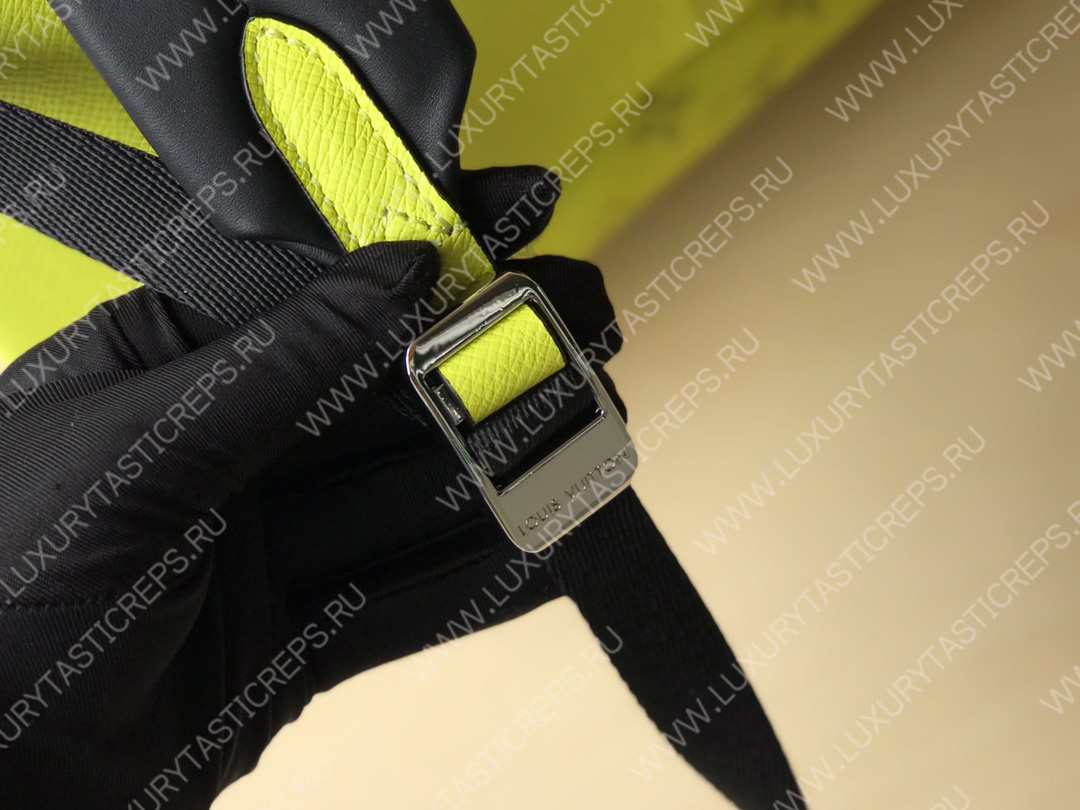 l**is V*t*n discovery backpack pm yellow m30230