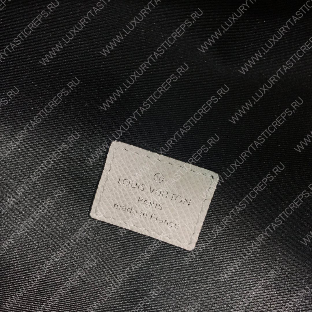 l**is V*t*n discovery backpack pm white m30230