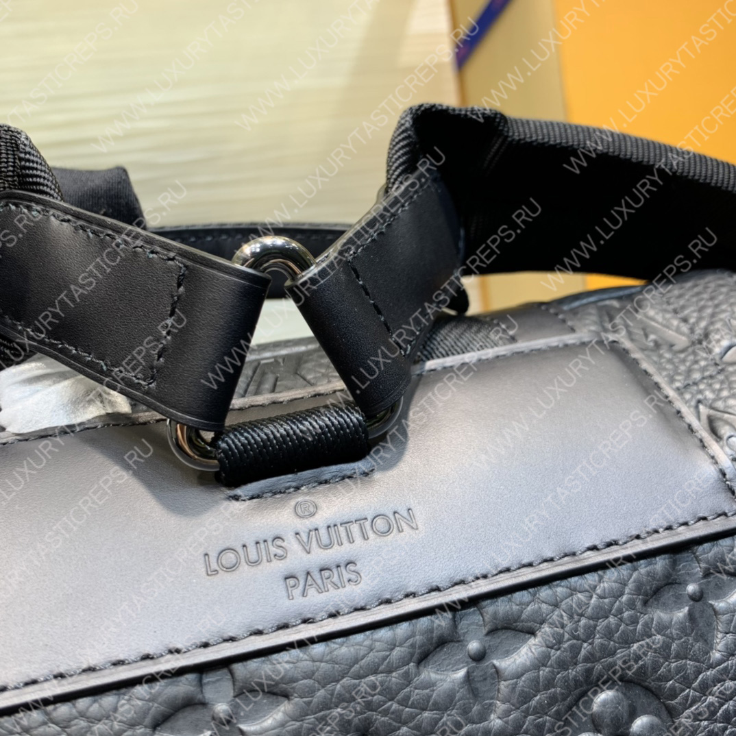 l**is V*t*n christopher mm black m55699