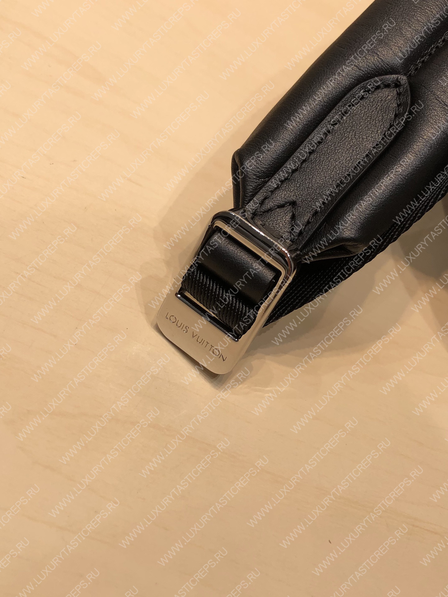 l**is V*t*n josh backpack brown m45349