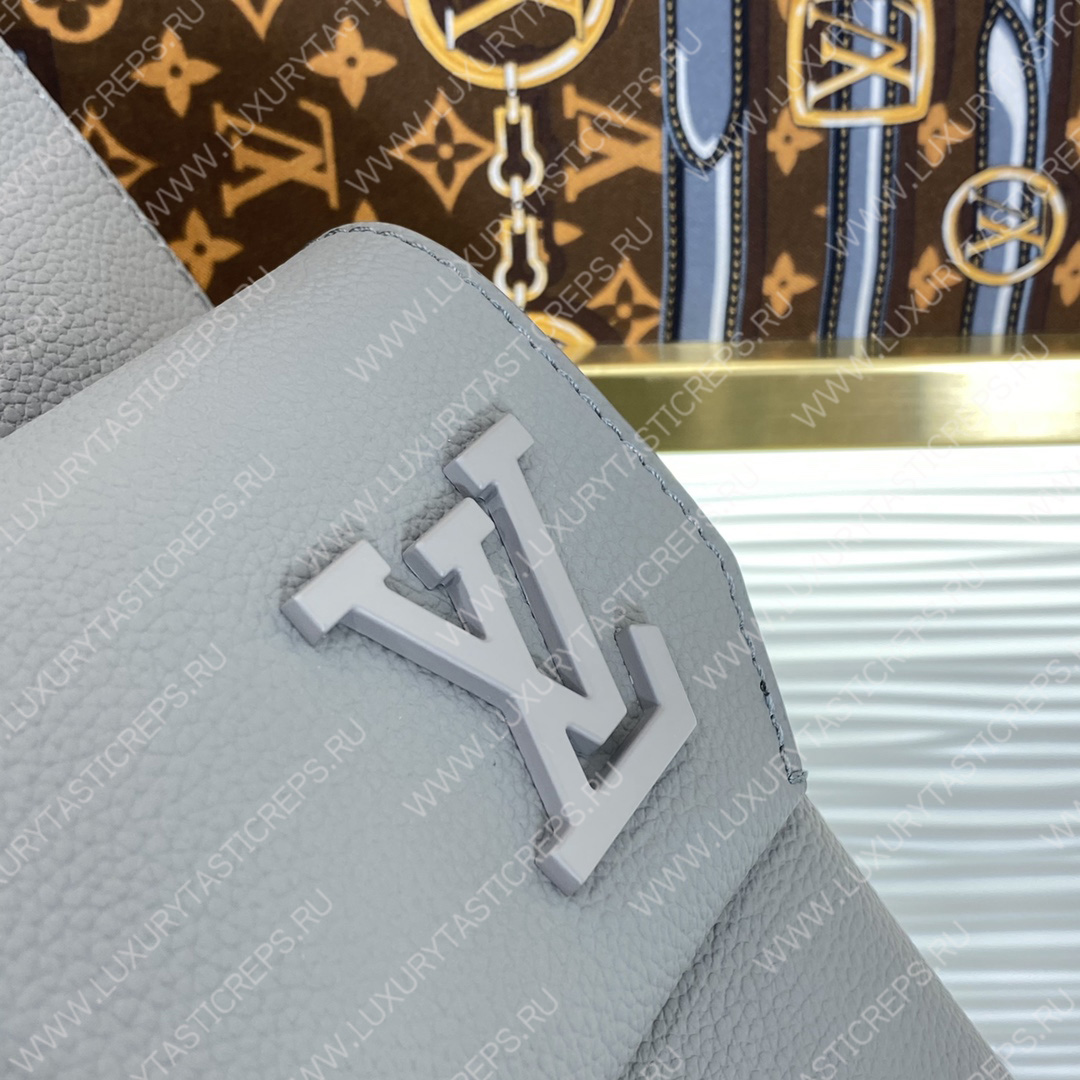 l**is V*t*n takeoff backpack gray m59325