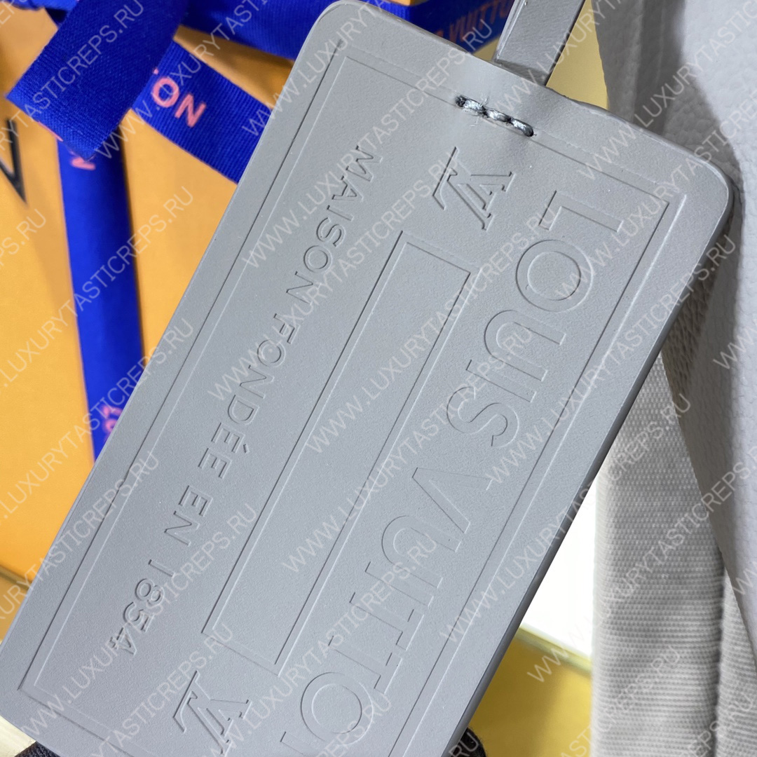 l**is V*t*n takeoff backpack gray m59325