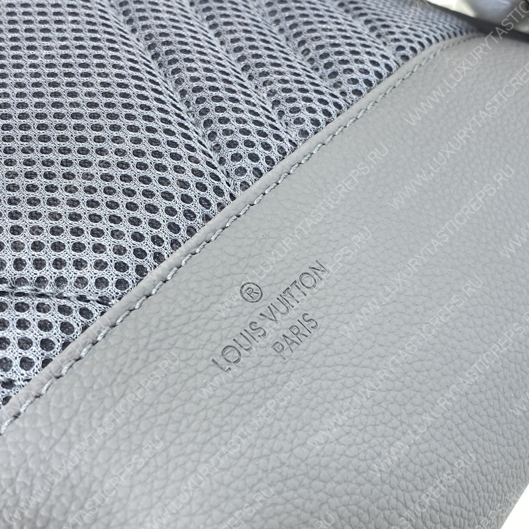 l**is V*t*n takeoff backpack gray m59325