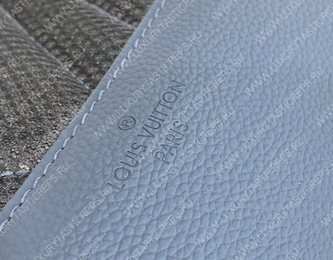 l**is V*t*n takeoff backpack blue m57079