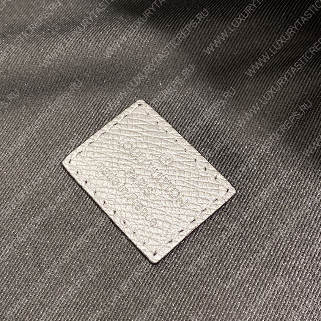 l**is V*t*n discovery backpack pm gunmetal gray m30835