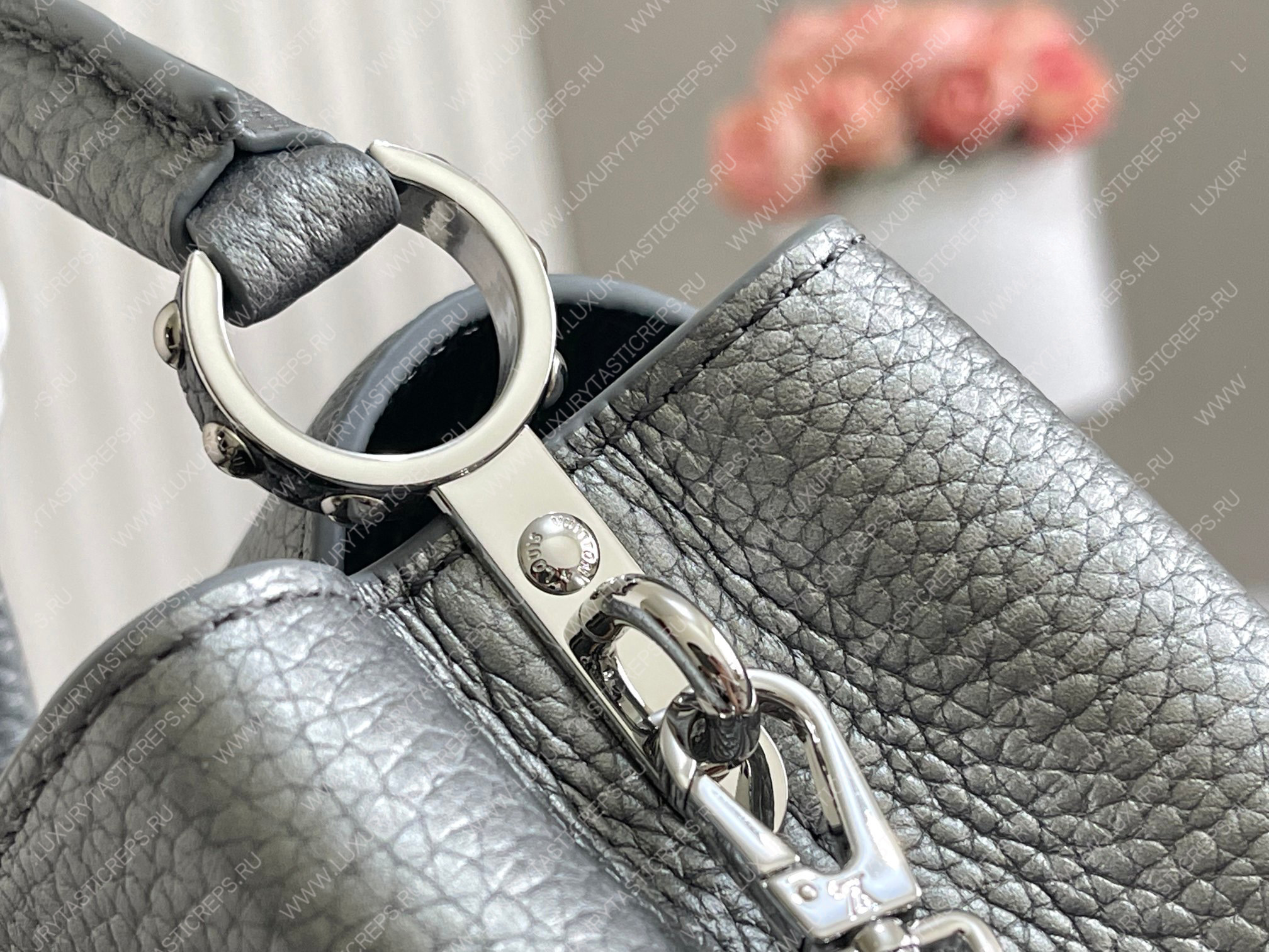 l**is V*t*n capucines bb etain metallic gray m21102