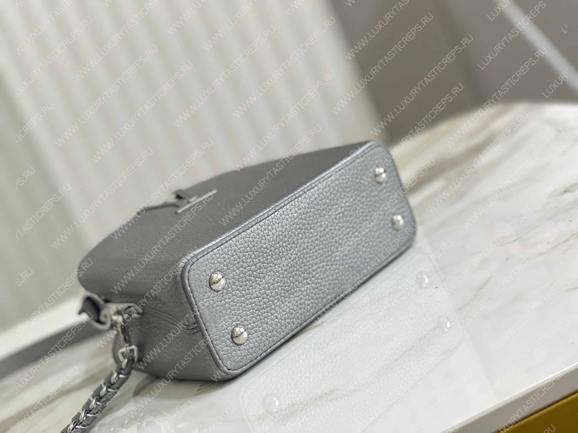 l**is V*t*n capucines bb etain metallic gray m21102