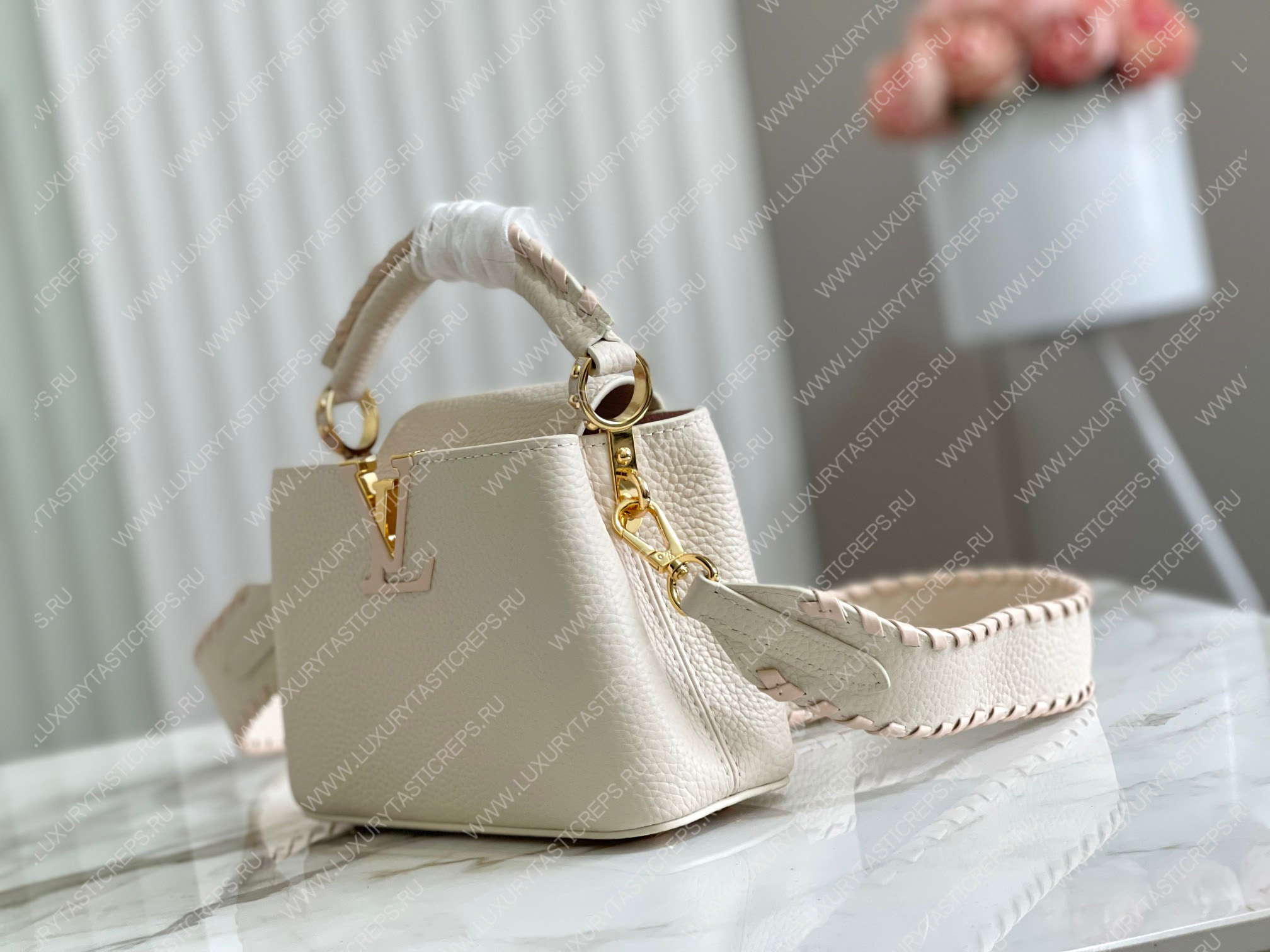 l**is V*t*n capucines bb cream beige m21127