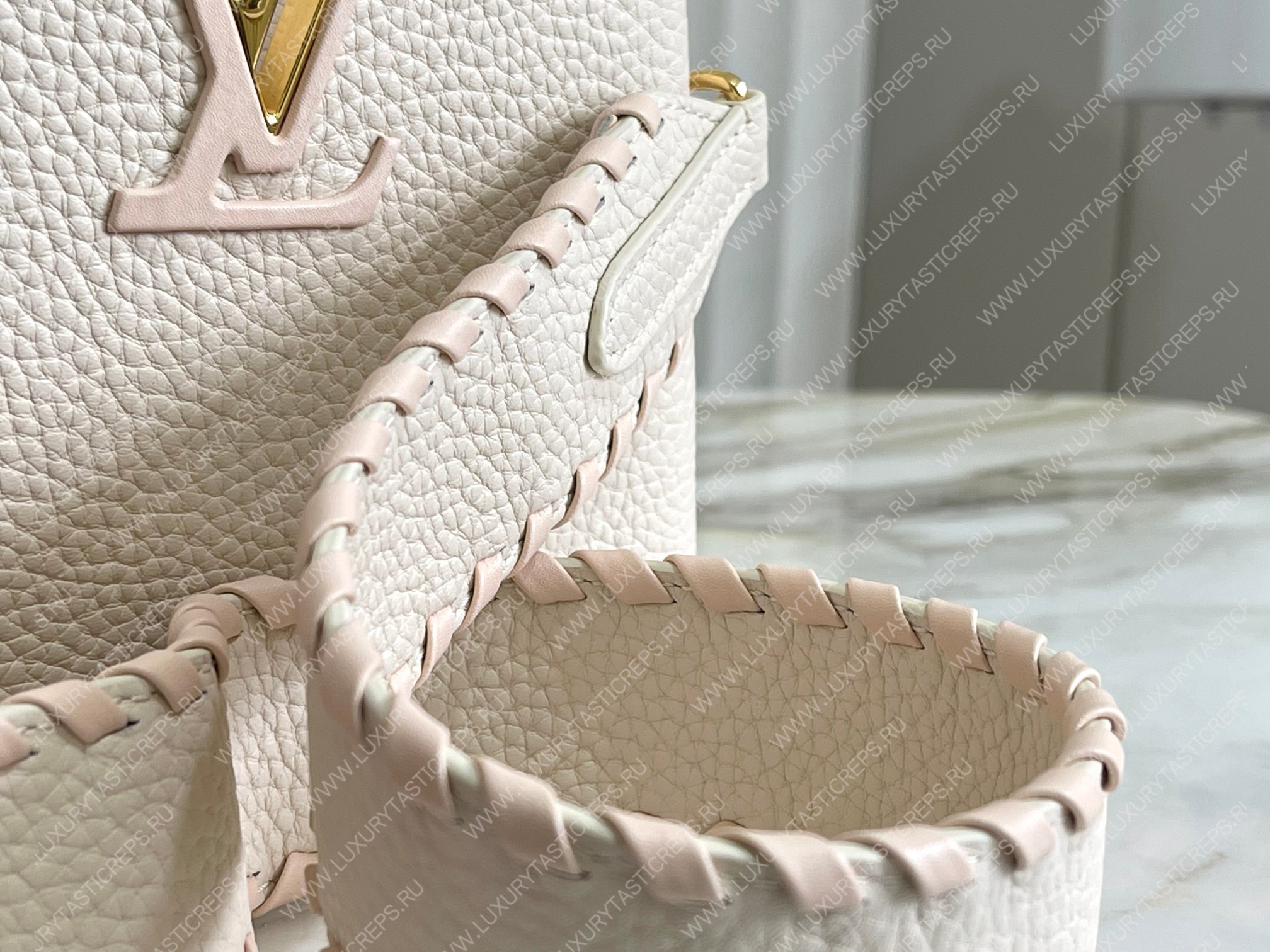 l**is V*t*n capucines bb cream beige m21127