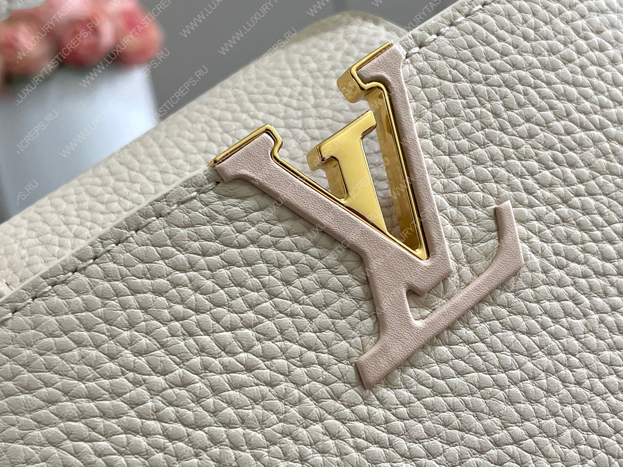 l**is V*t*n capucines bb cream beige m21127