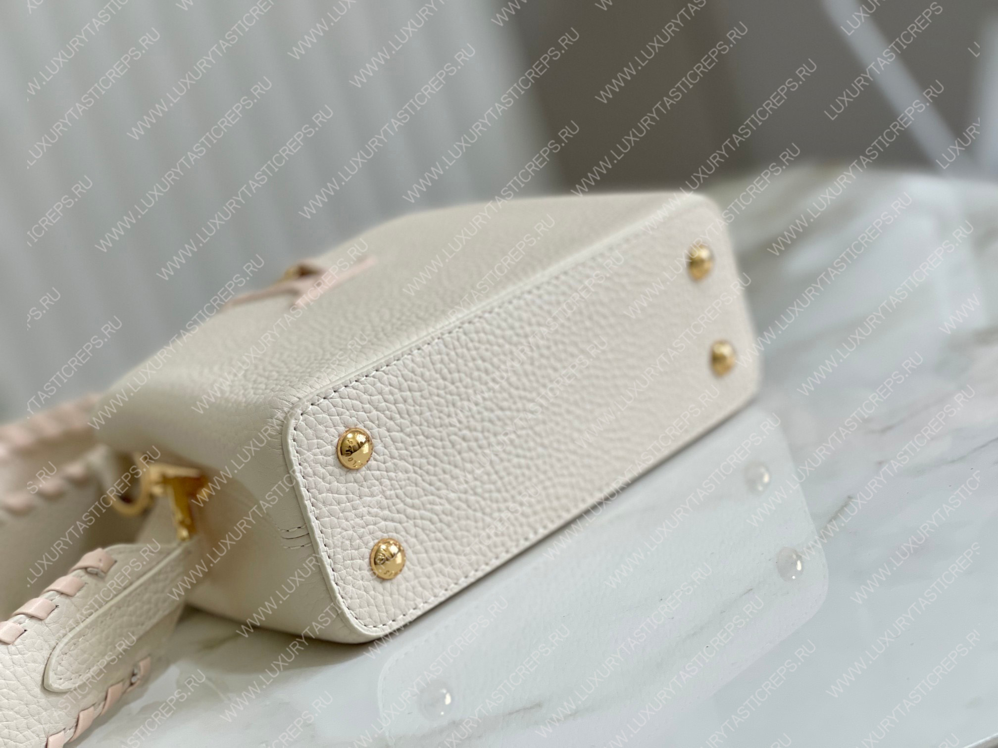 l**is V*t*n capucines bb cream beige m21127