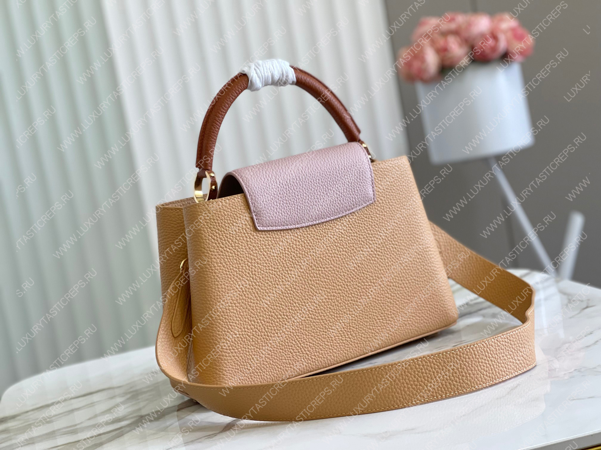 l**is V*t*n capucines mm arizona beige m20784